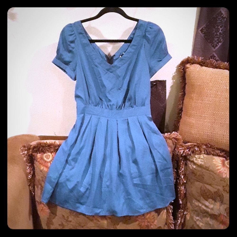 Short sleeve blue dress
